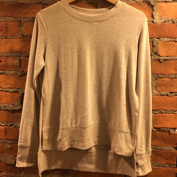 Alo Yoga Tan Long Sleeve Top Size XS - Picture 4 of 8